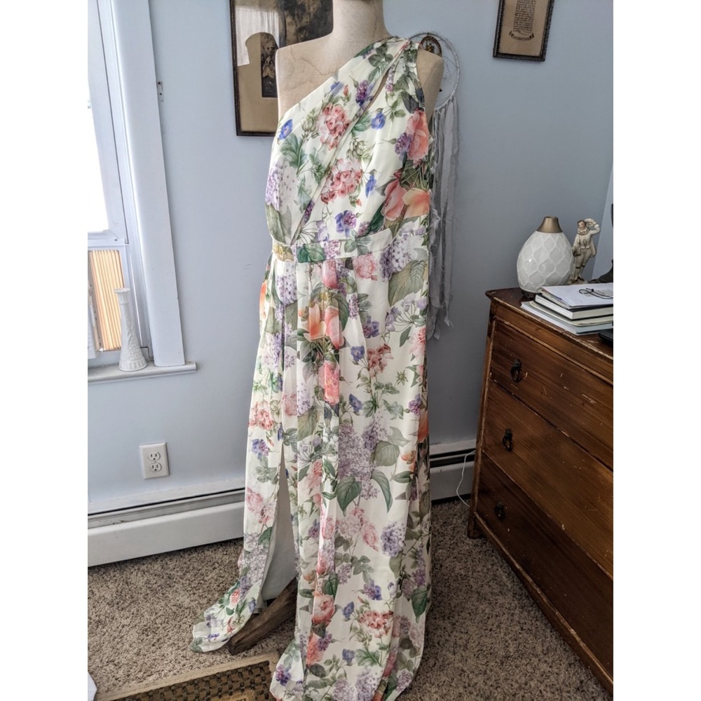 NWT David's Bridal chiffon bridesmaids dress.